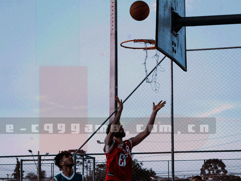 低多边形山脉轮廓与节点连线构成的地理位置抽象图